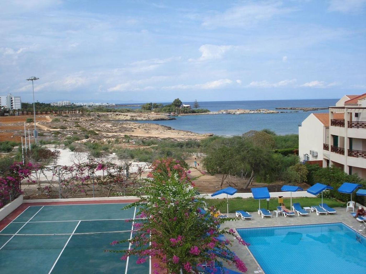 Harry----s-General-view-26