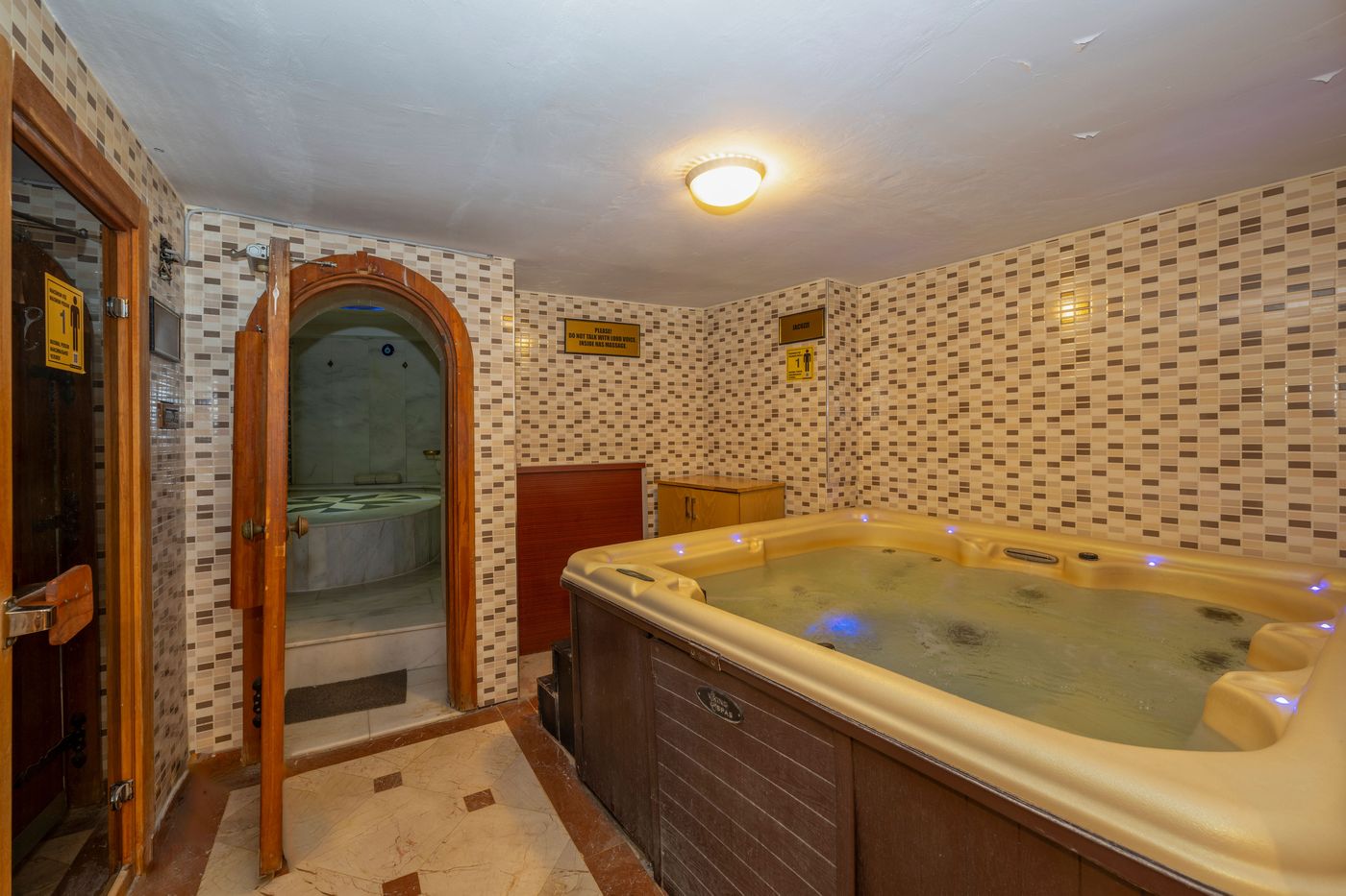 The-Byzantium-Hotel---Suites-Sports-and-Entertainment-53