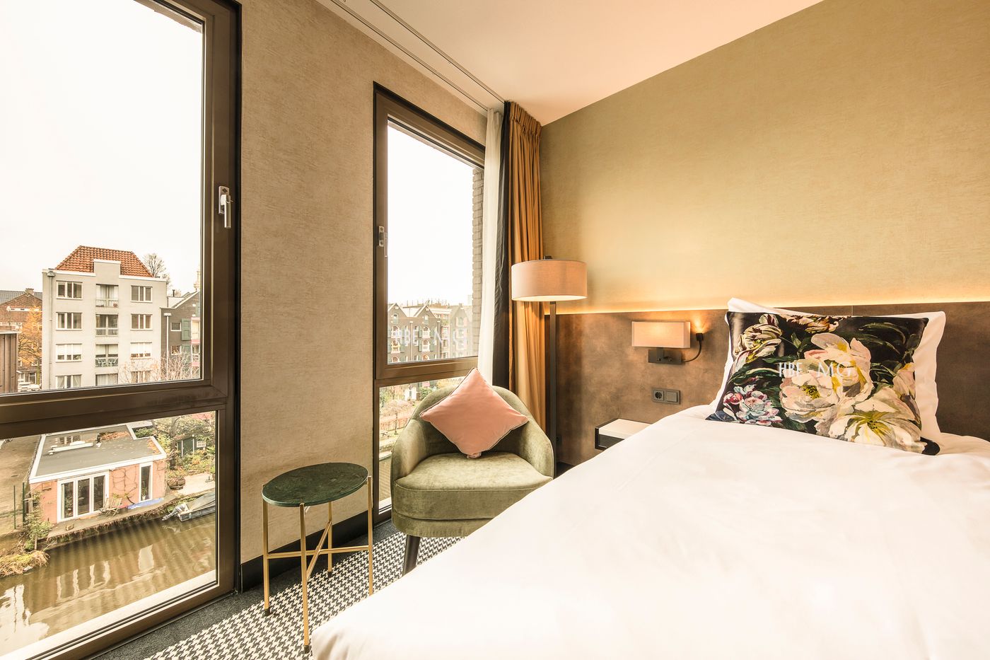 Monet-Garden-Hotel-Amsterdam-Room-9