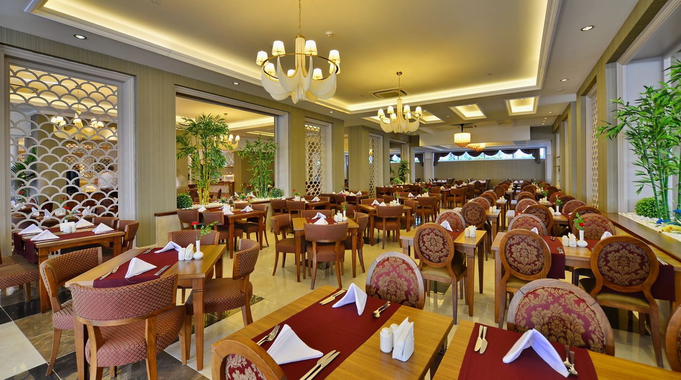 Side-Crown-Serenity-Restaurant-30