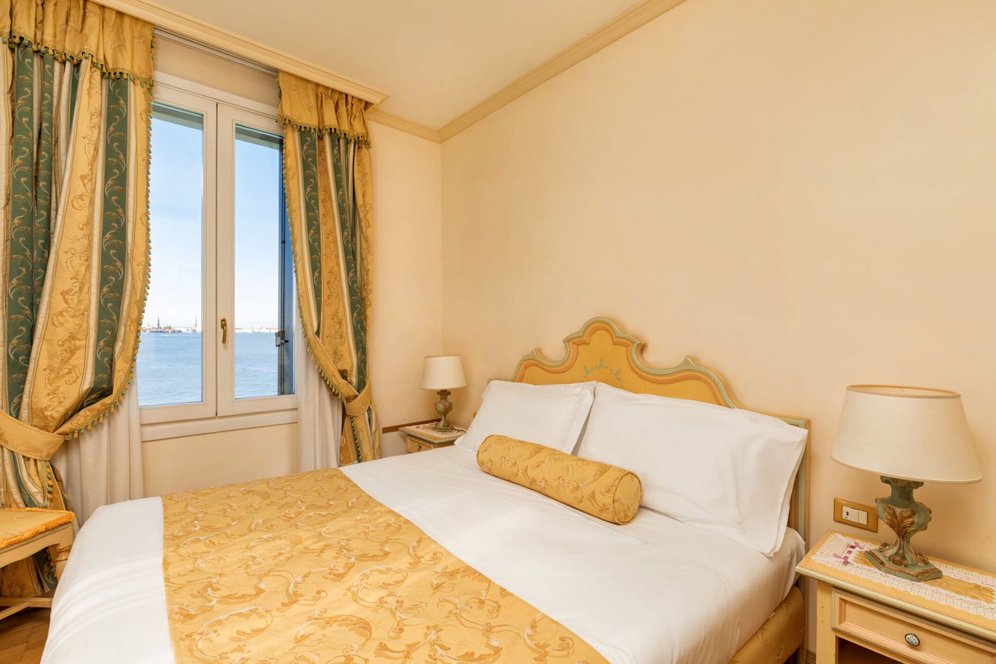 Villa-Laguna-Room-13