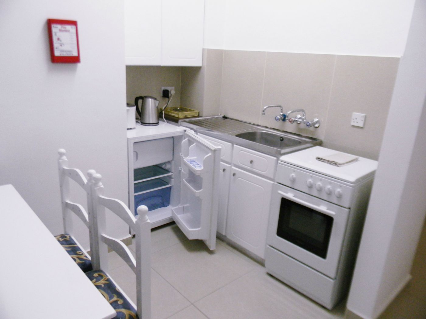 Hilltop-Gardens-Room-14