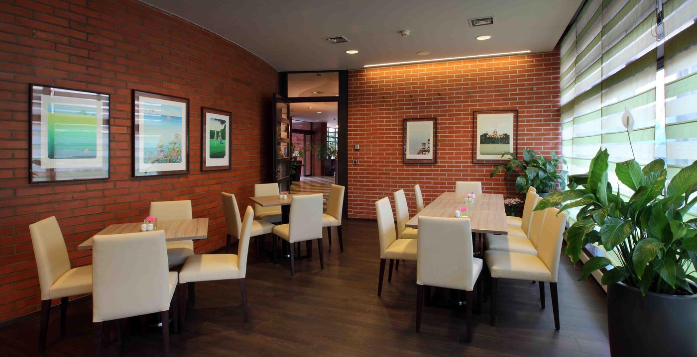 Expo-Hotel-Prague-Lobby-12