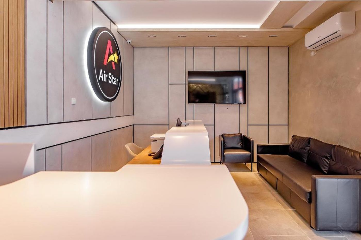 Air Star Hotel-Serbia-Surčin-Lobby-3