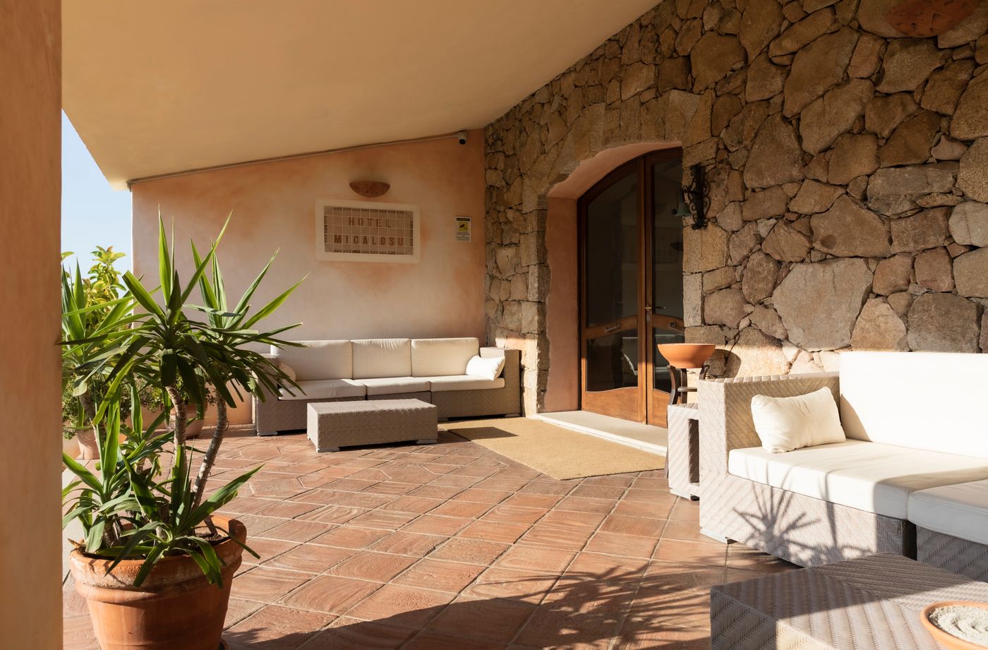 Micalosu-Hotel-Lobby-42