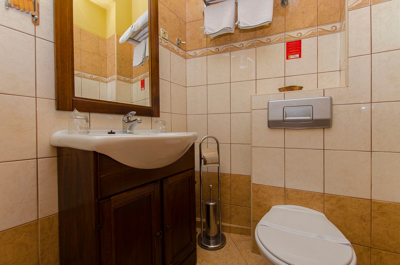 Palace-Derossi-Room-48