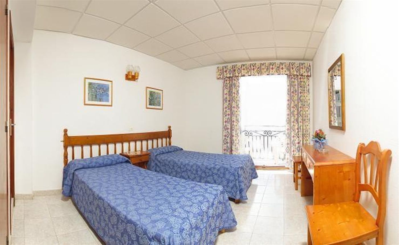 Ok-Hostal-San-Antonio-General-view-3