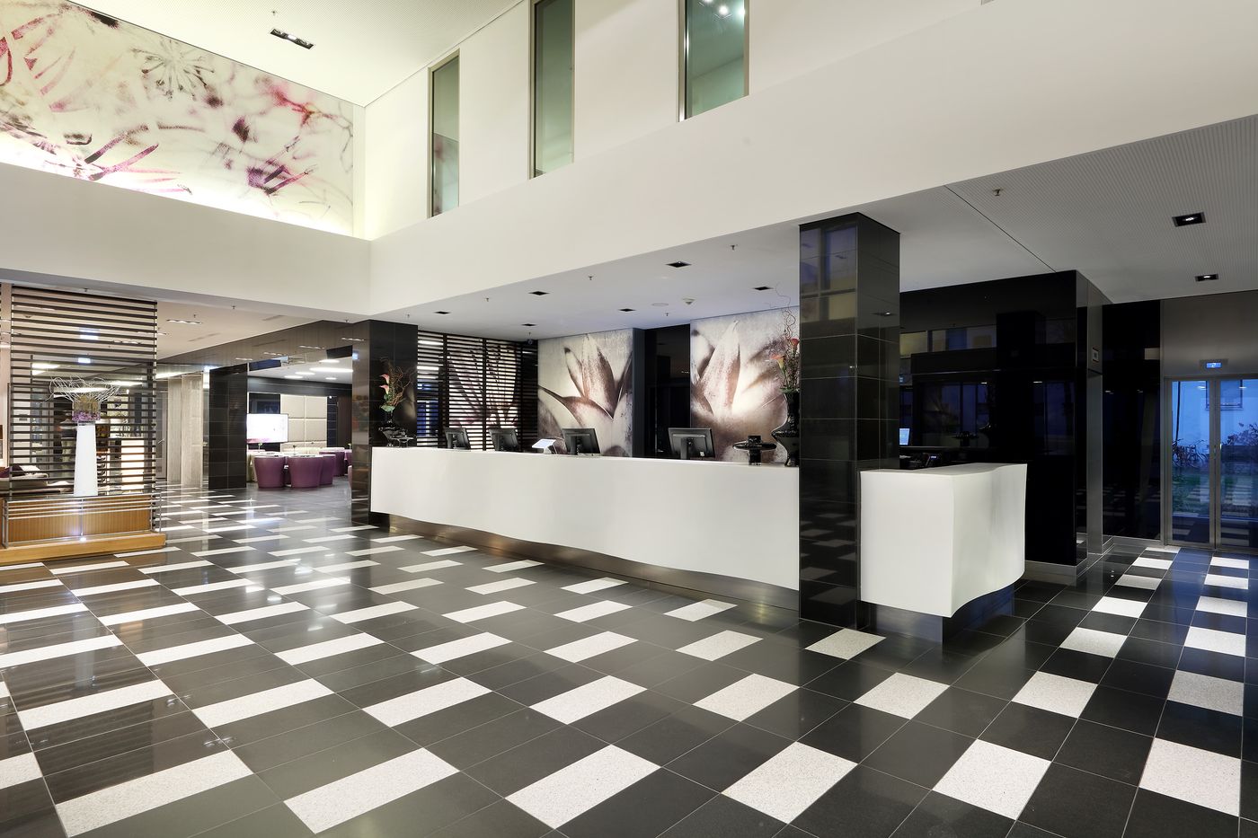 Eurostars-Grand-Central-Lobby-17