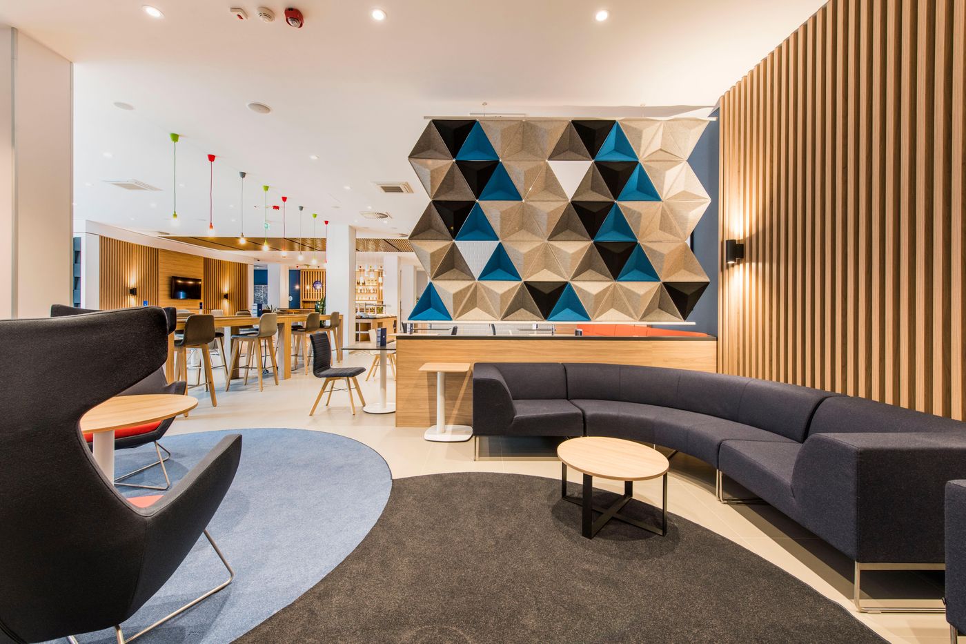 Holiday-Inn-Express-Warsaw---Mokotow-Restaurant-2