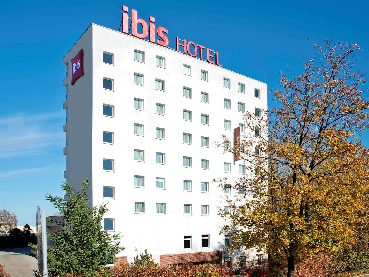 ibis-Warszawa-Ostrobramska-General-view-10