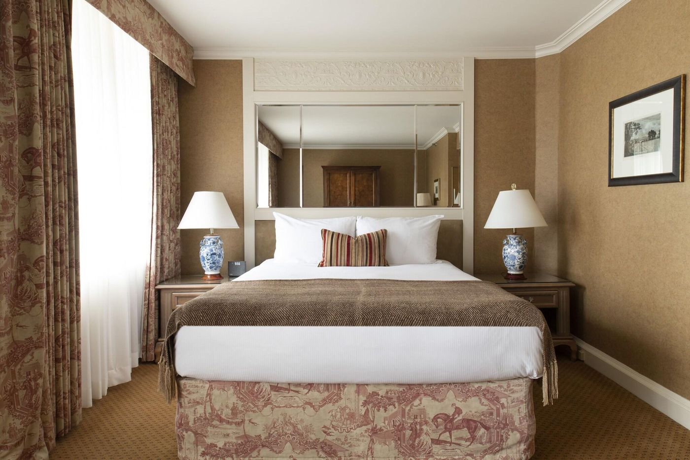 Wedgewood-Hotel---Spa-Room-14