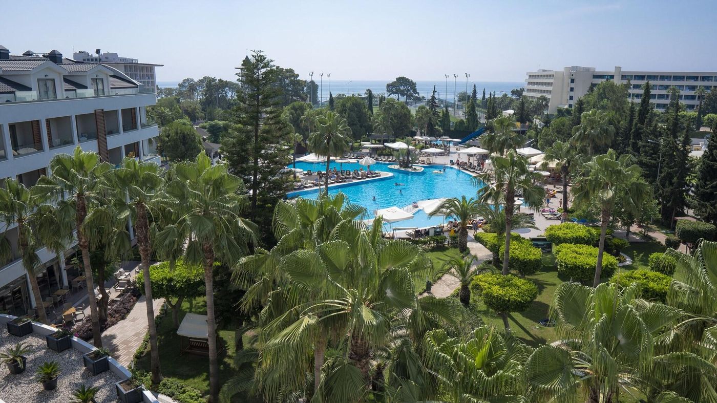 Fame-Residence-Goynuk-Terrace-2