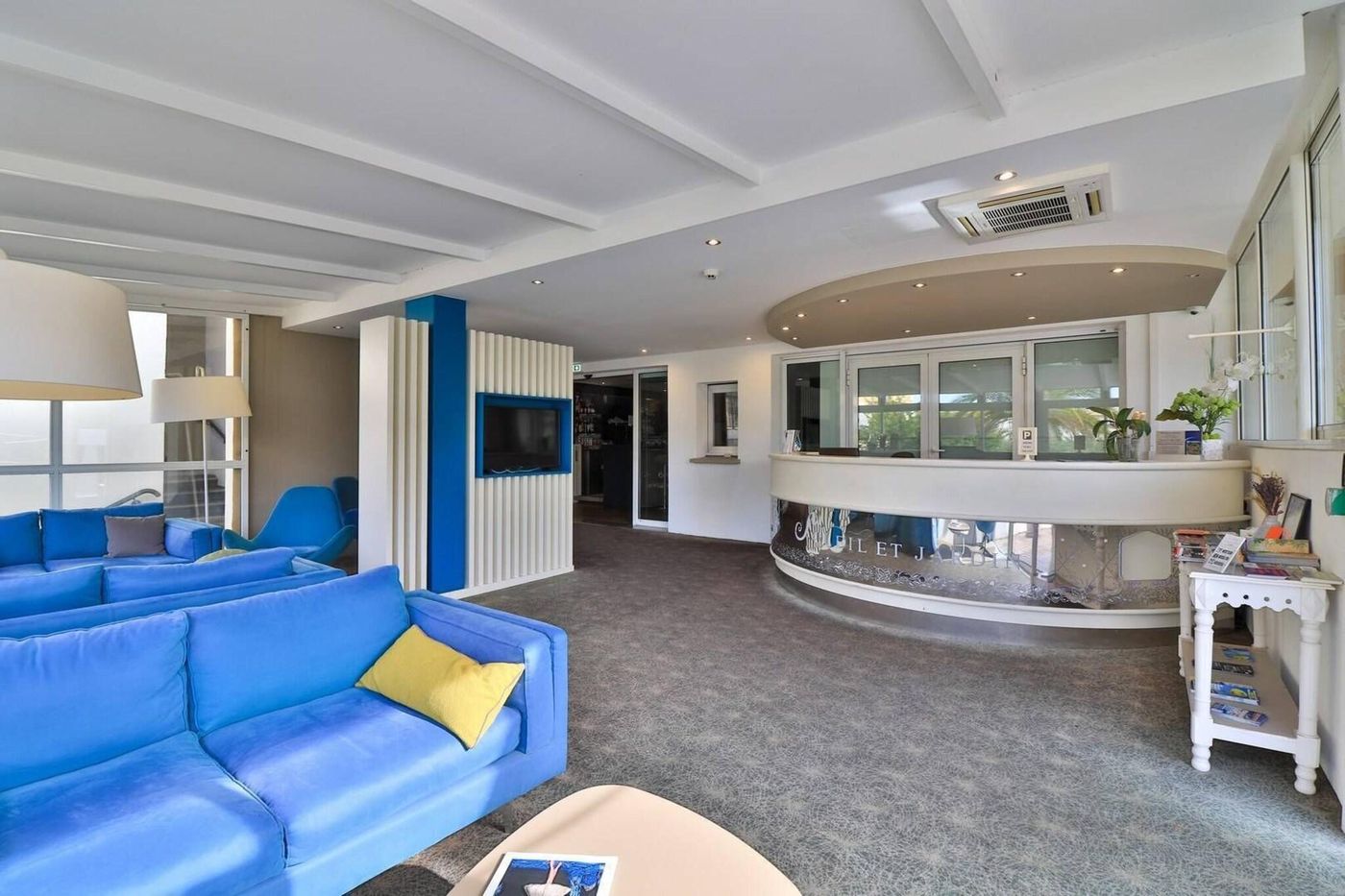 Best Western Plus Soleil Et Jardin-France-Sanary Sur Mer-Lobby-7