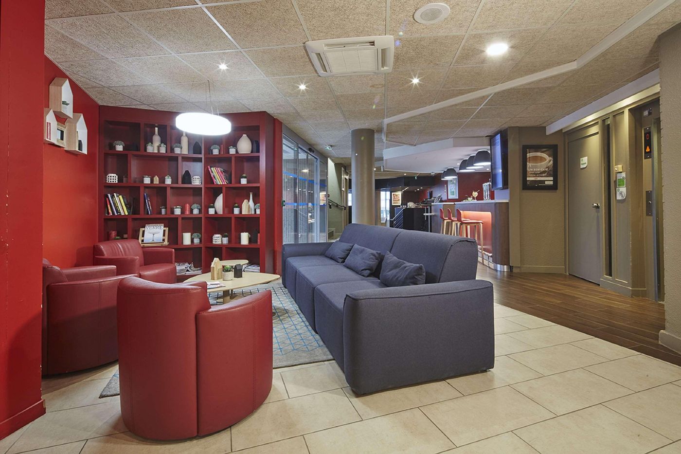 Campanile-Argenteuil-Lobby-4