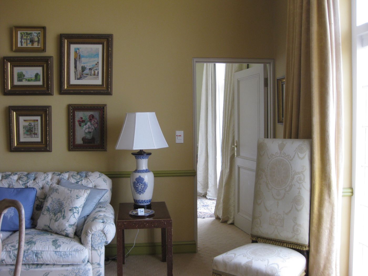 Colona-Castle-Room-22