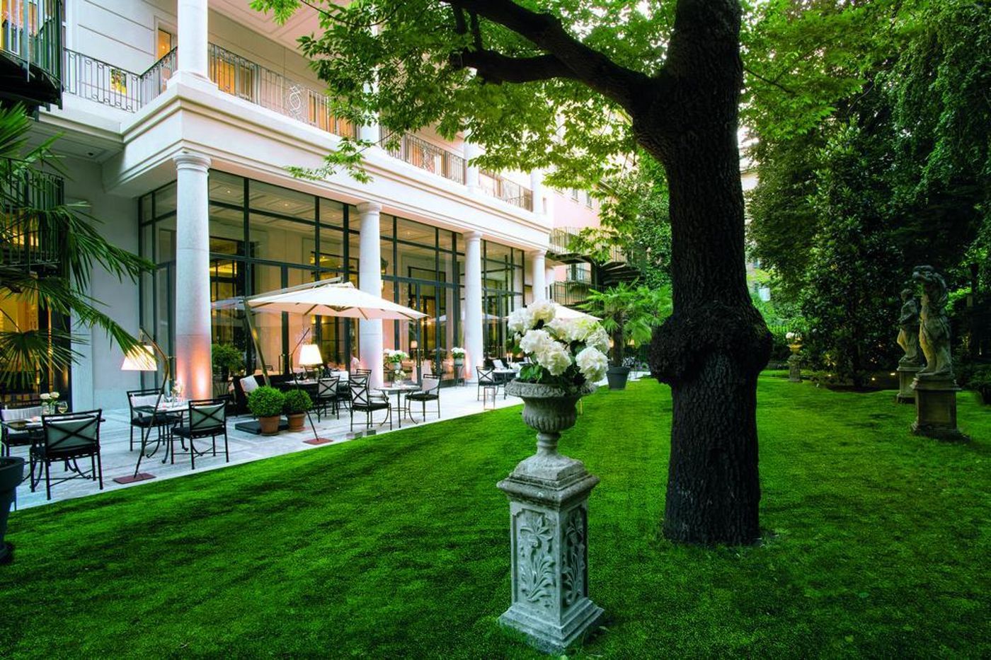 Palazzo-Parigi-Hotel---Grand-Spa-Lobby-7