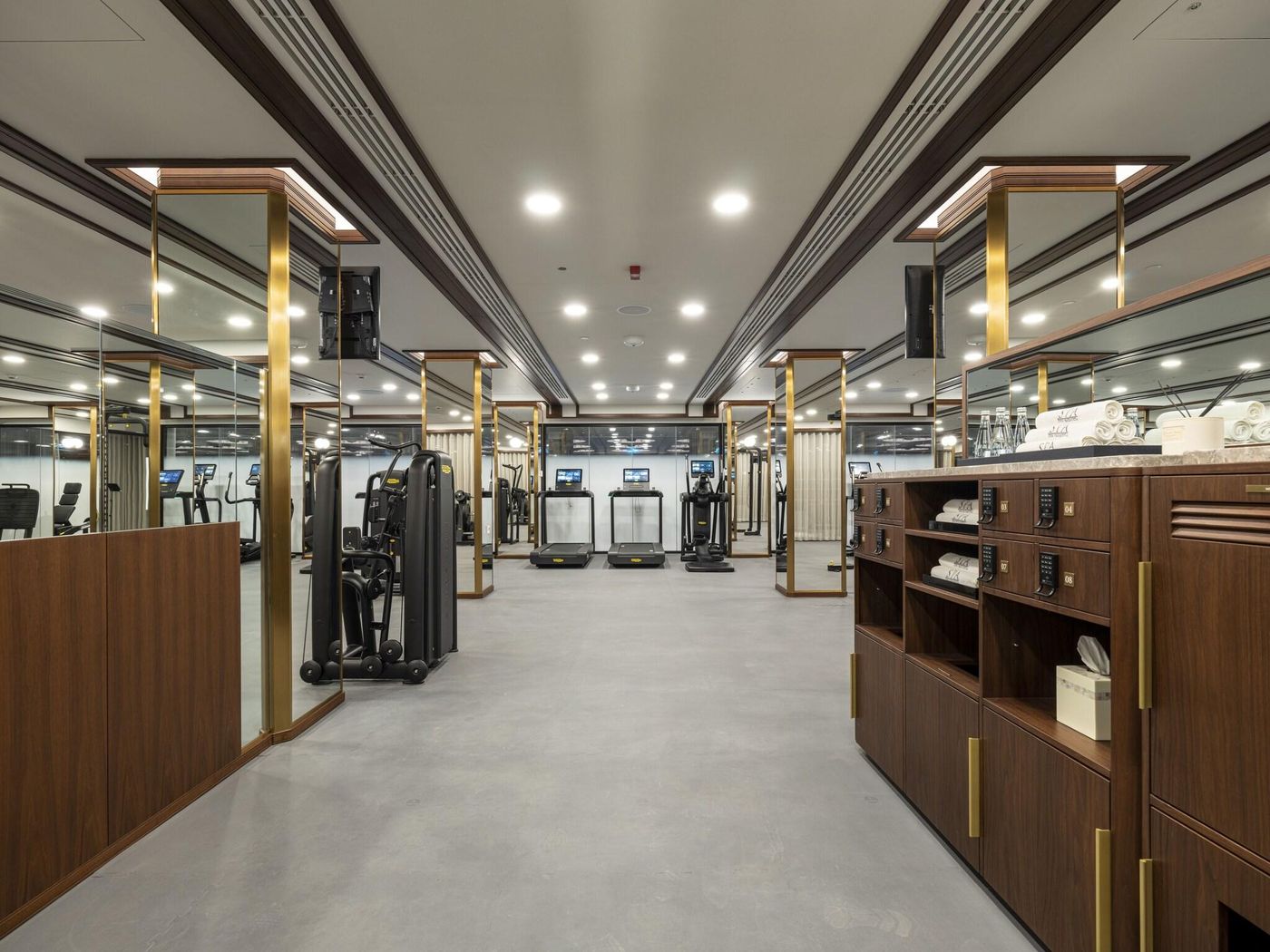 The-Peninsula-Istanbul-Pool-77