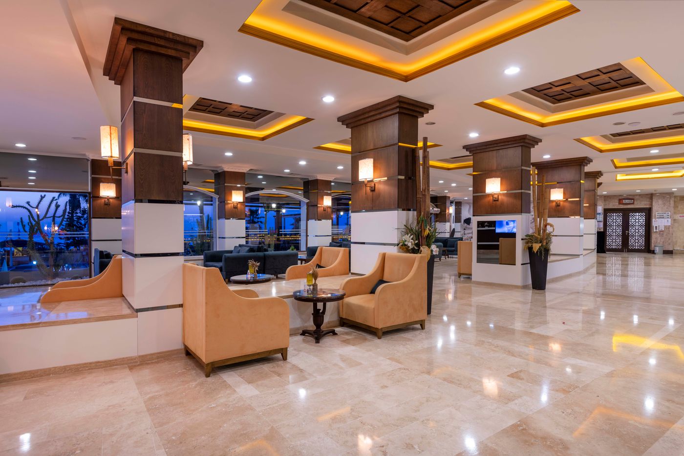 Armas-Labada-Lobby-40