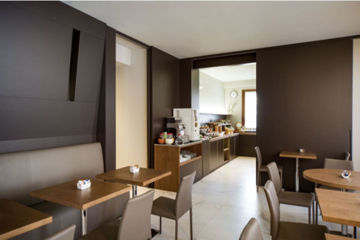 Hotel-Aaron-Restaurant-1