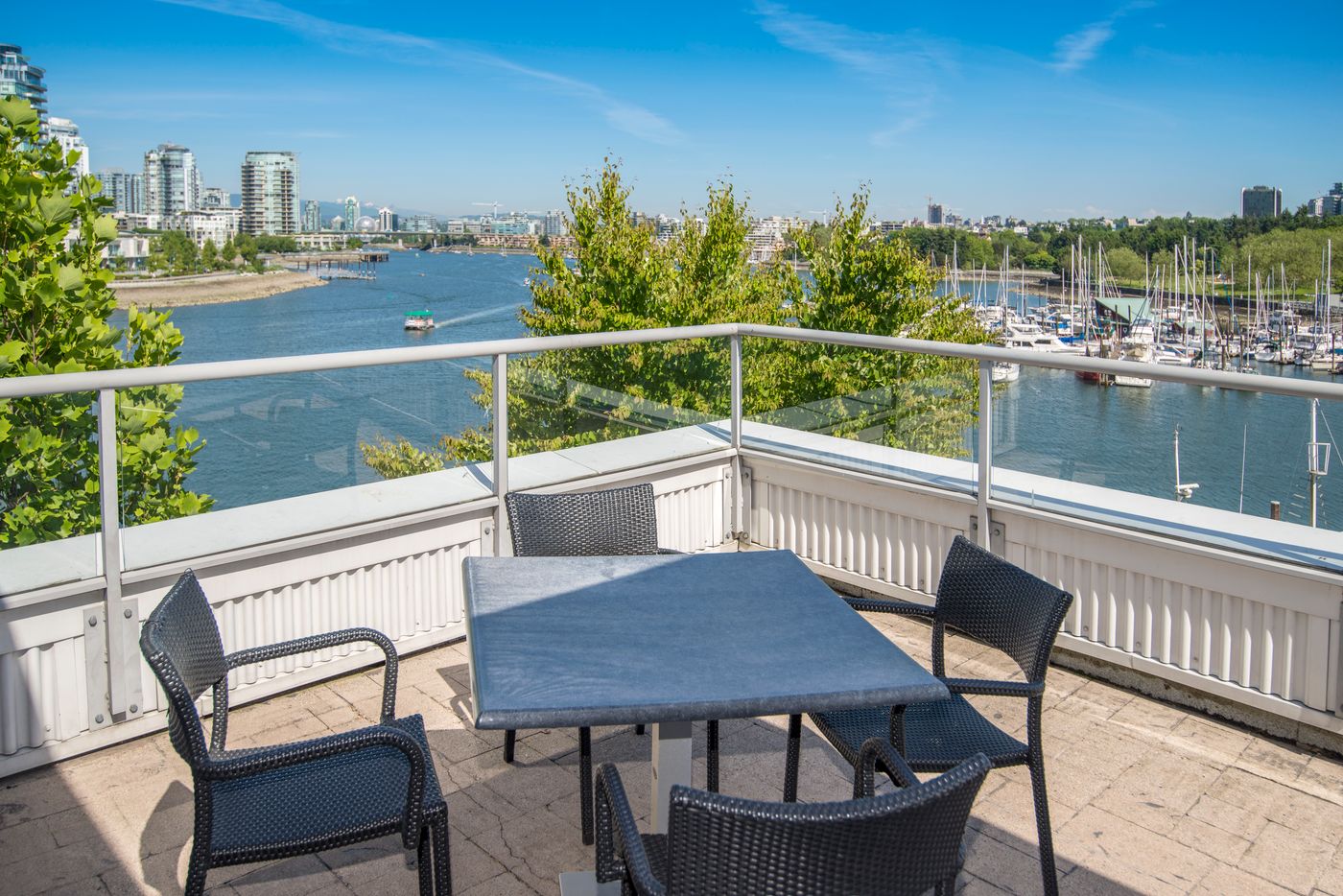 Granville-Island-Hotel-Room-33