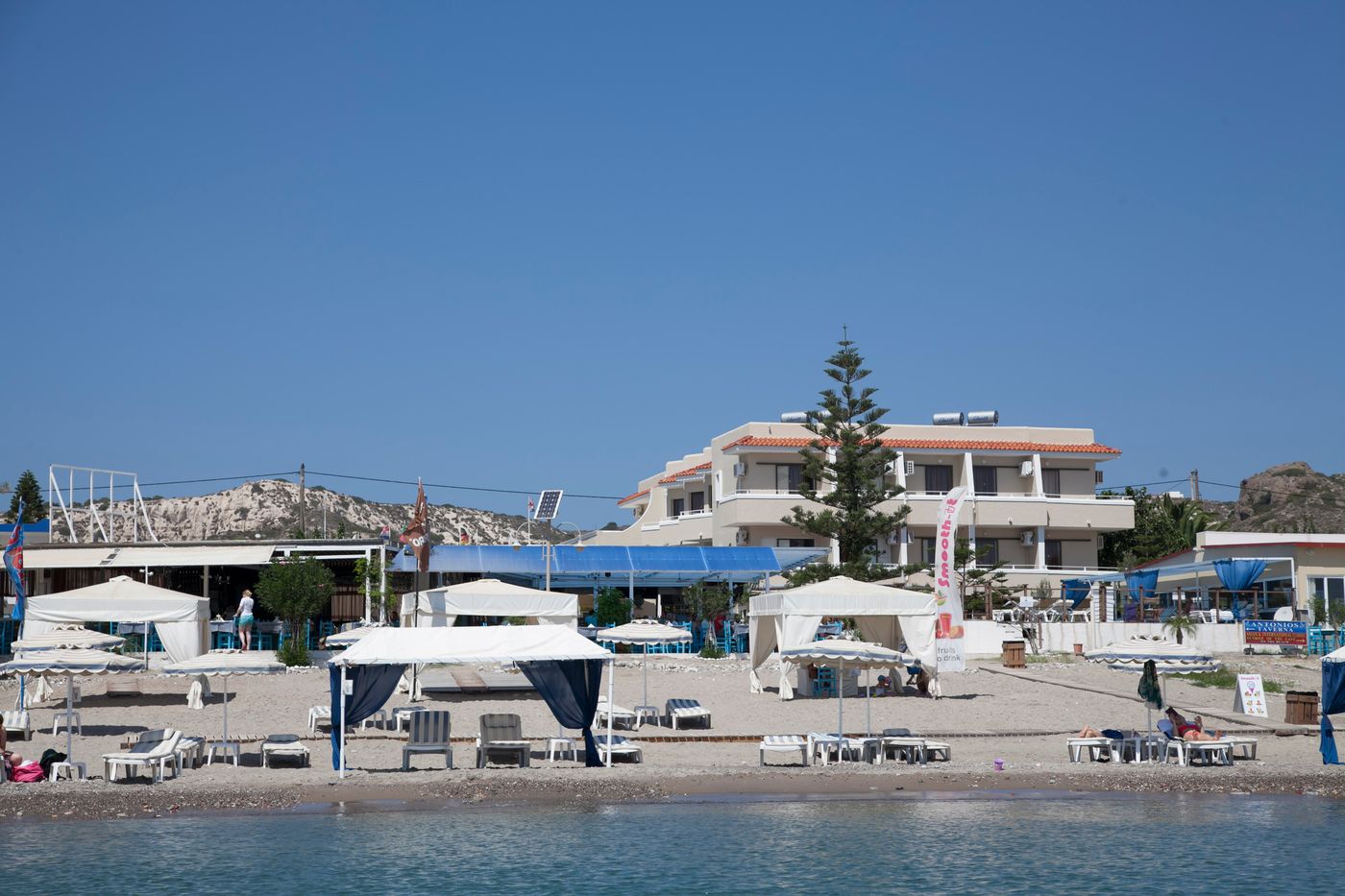 Sacallis-Inn-Beach-Hotel-Beach-5