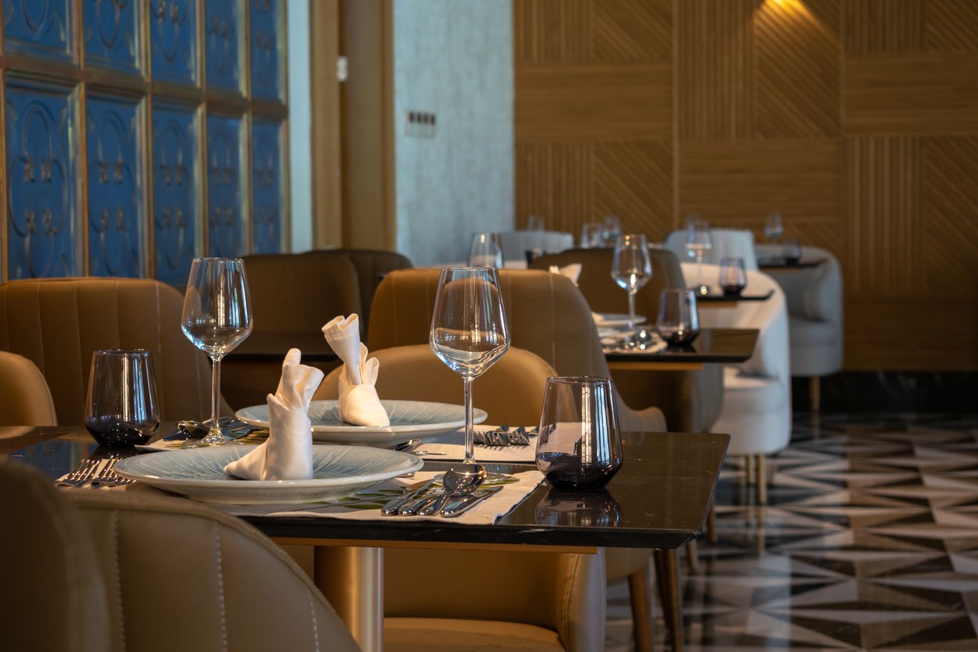 Armas-Bella-Luna-Restaurant-51