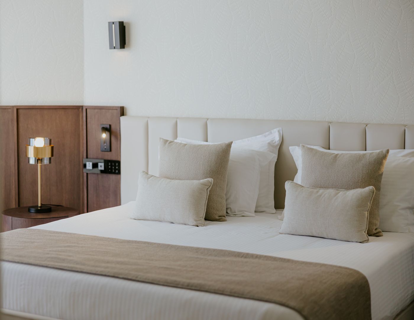 Golden-Coast-Room-35