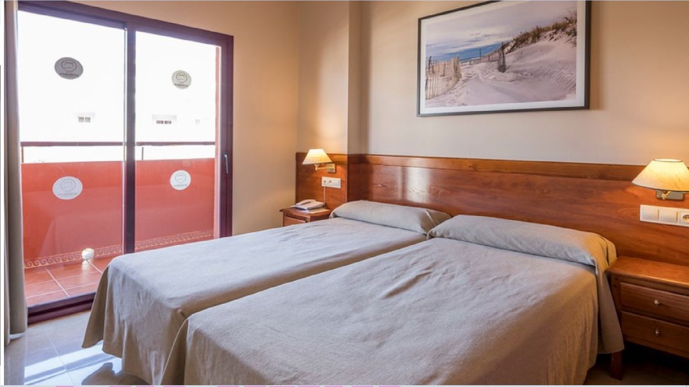 Aparthotel-Ilunion-Miramar-Room-18