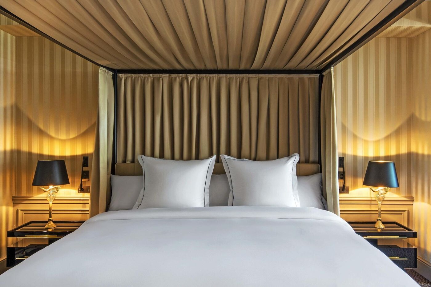 Hotel-de-Berri-Champs-Elysees--a-Luxury-Collection-Hotel--Paris-Room-66