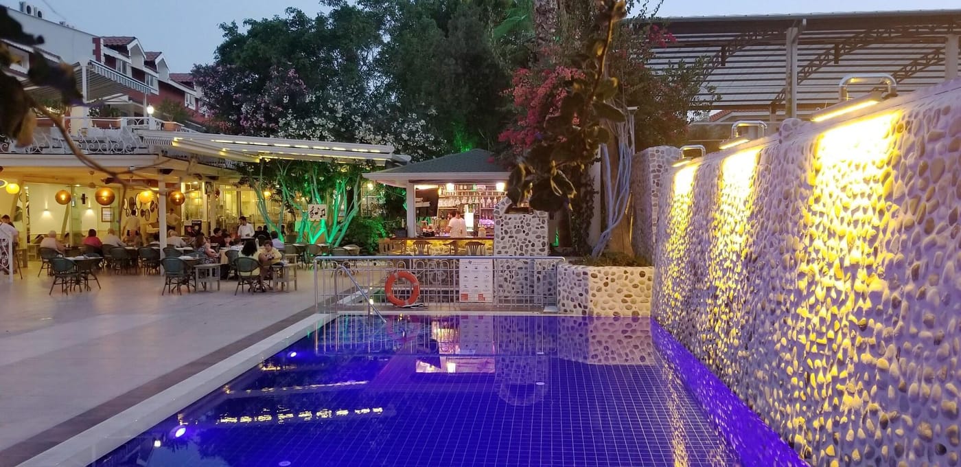 Tonoz-Beach-Hotel-Pool-14