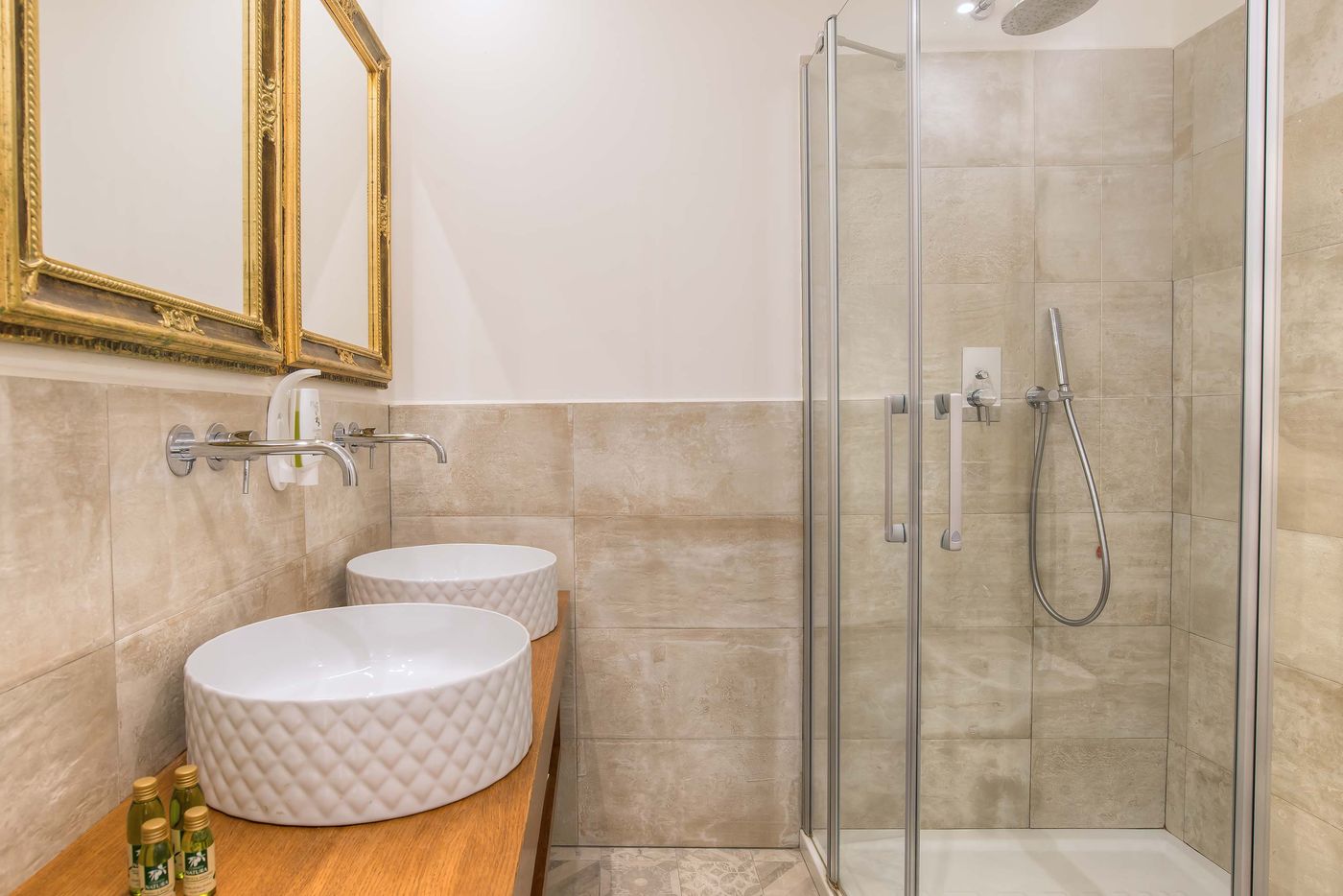 Machiavelli-Palace-Room-72