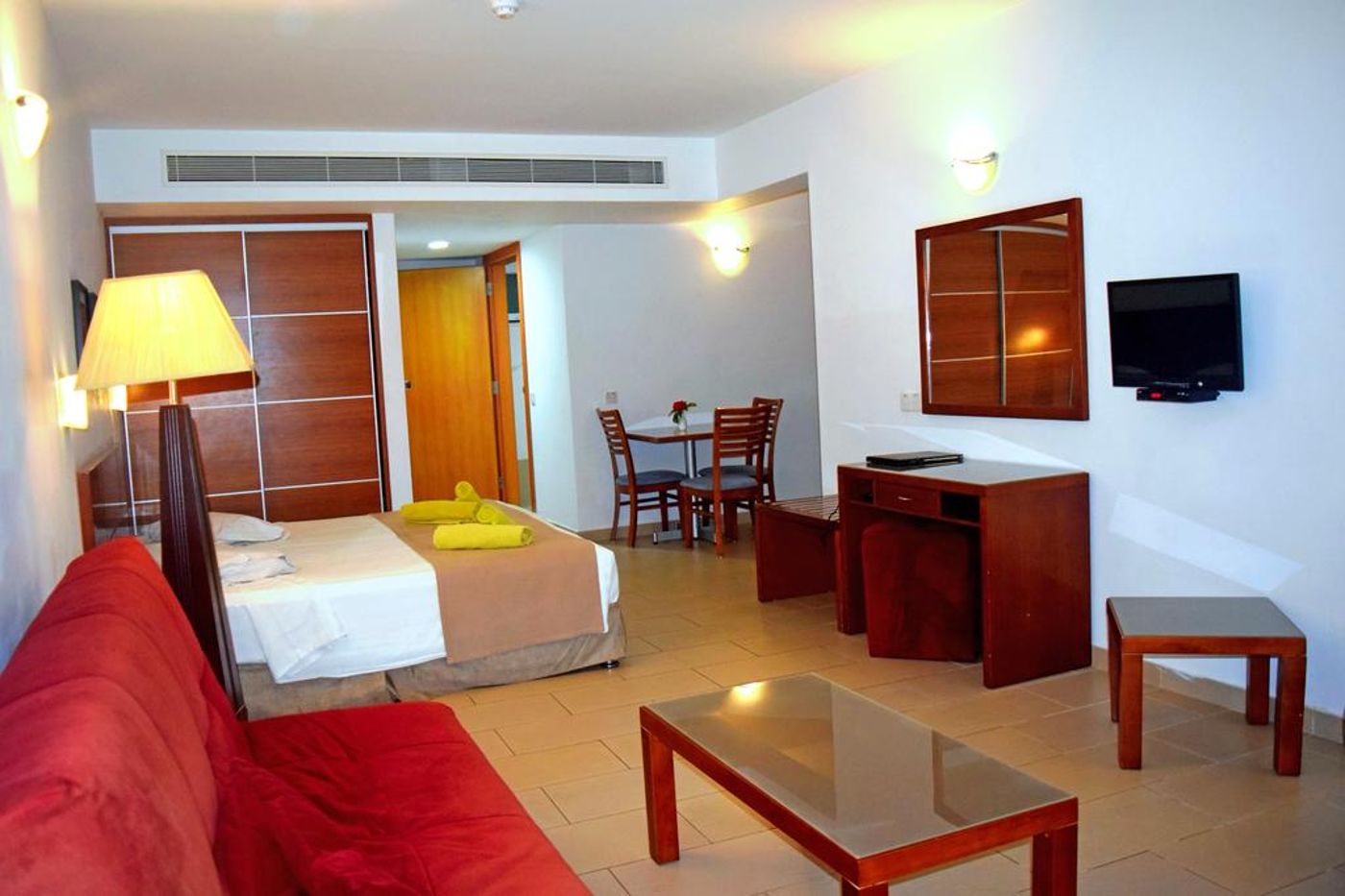 Theo Sunset Bay Holiday Village