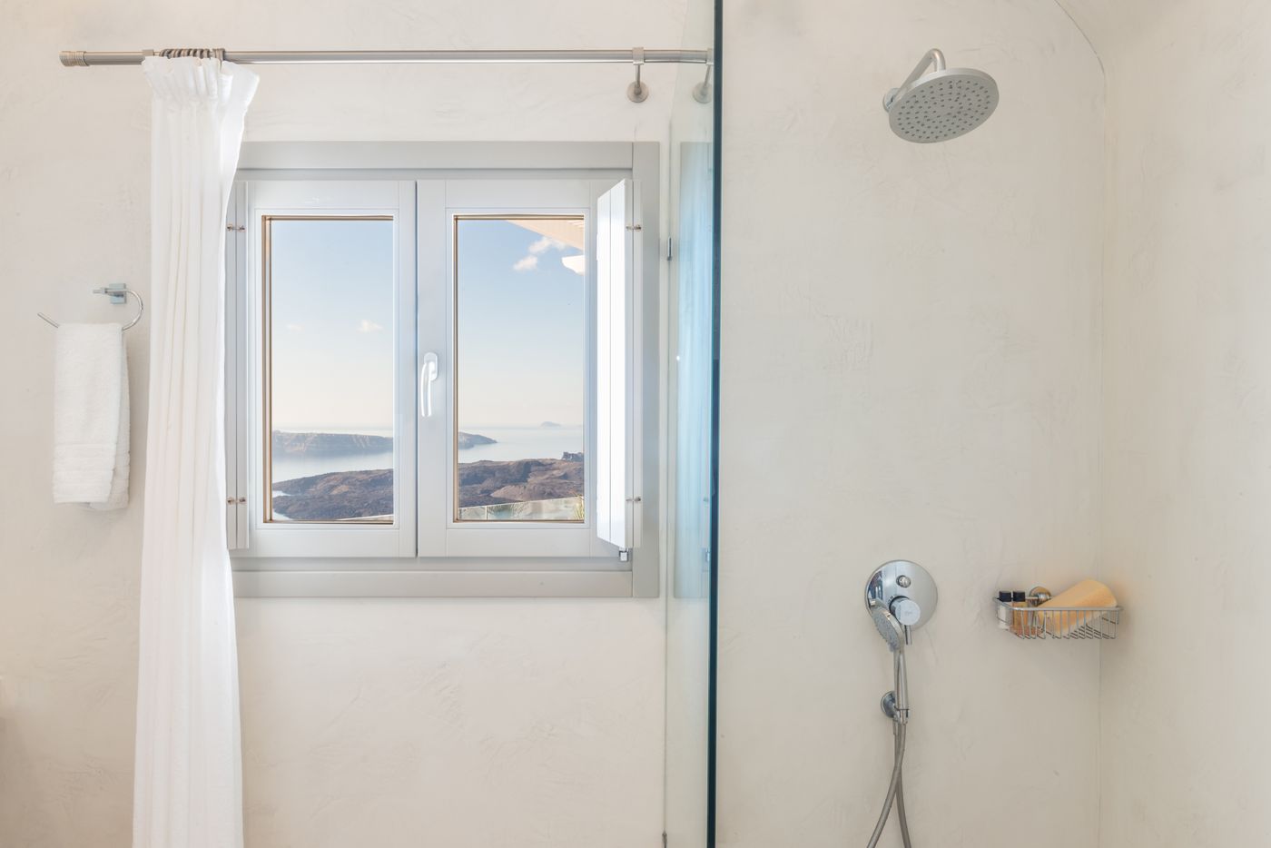 On-The-Rocks-Hotel-Room-31