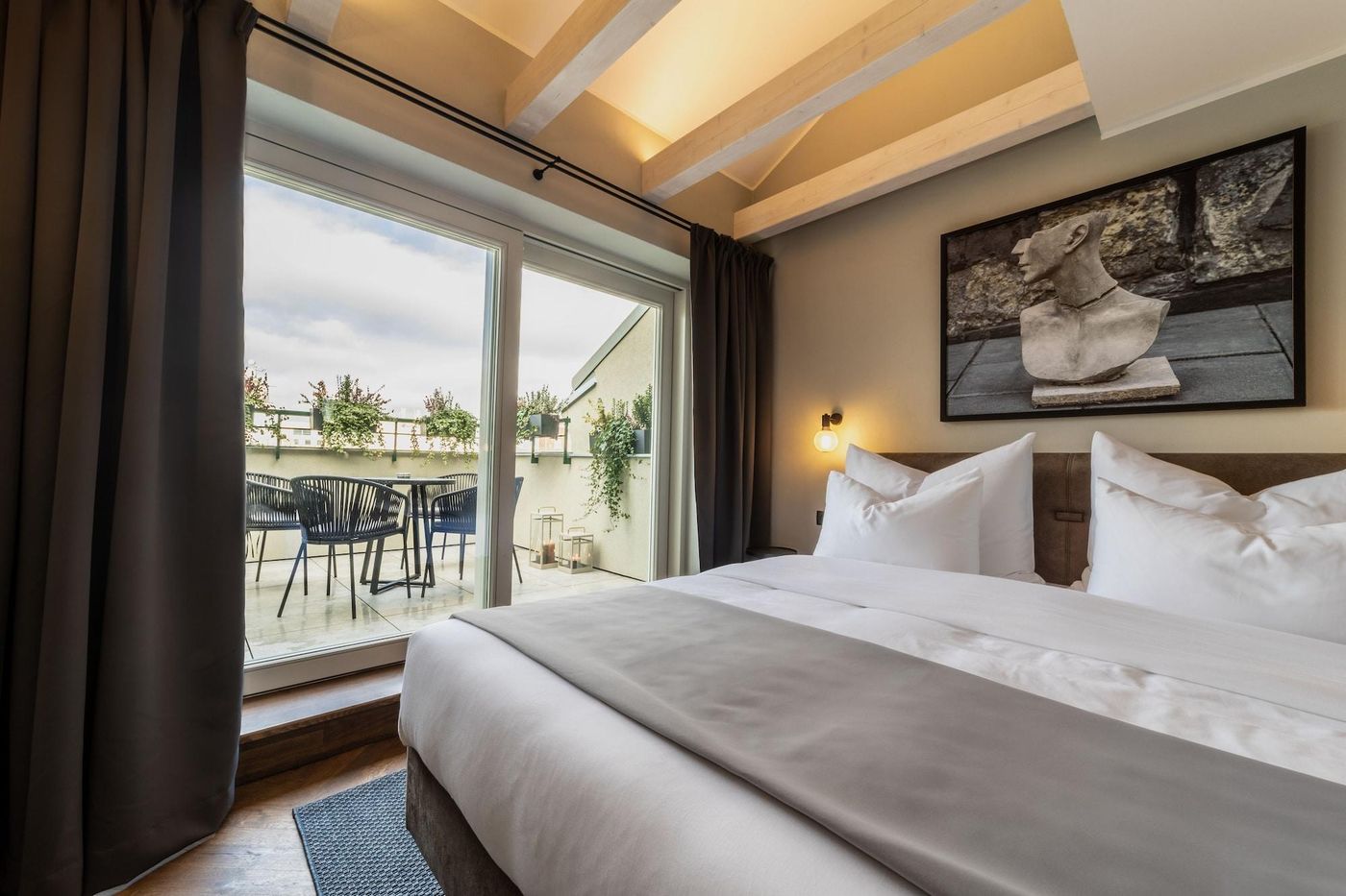 The-Viaduct---Suites---More-Room-3