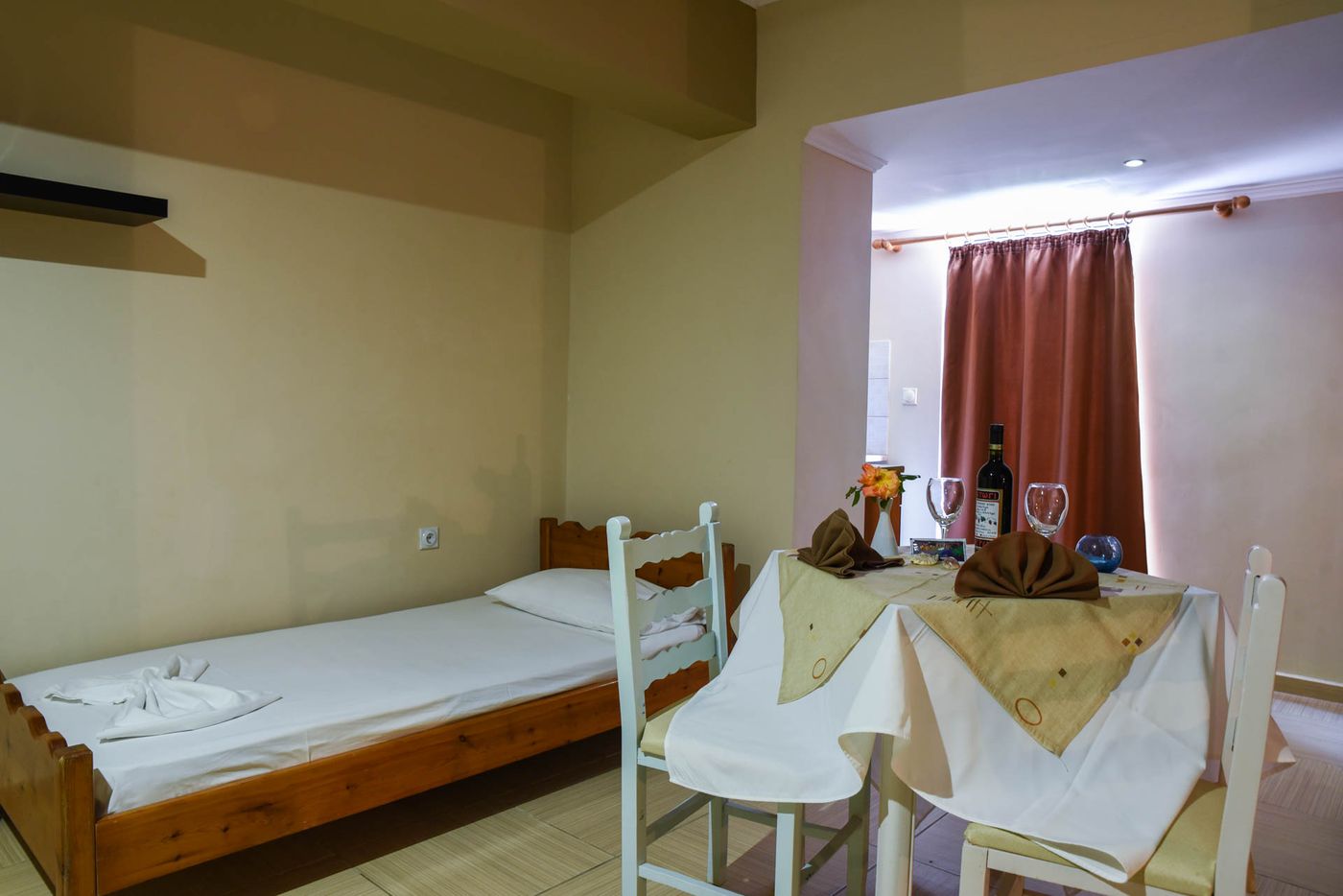 Sacallis-Inn-Beach-Hotel-Room-18