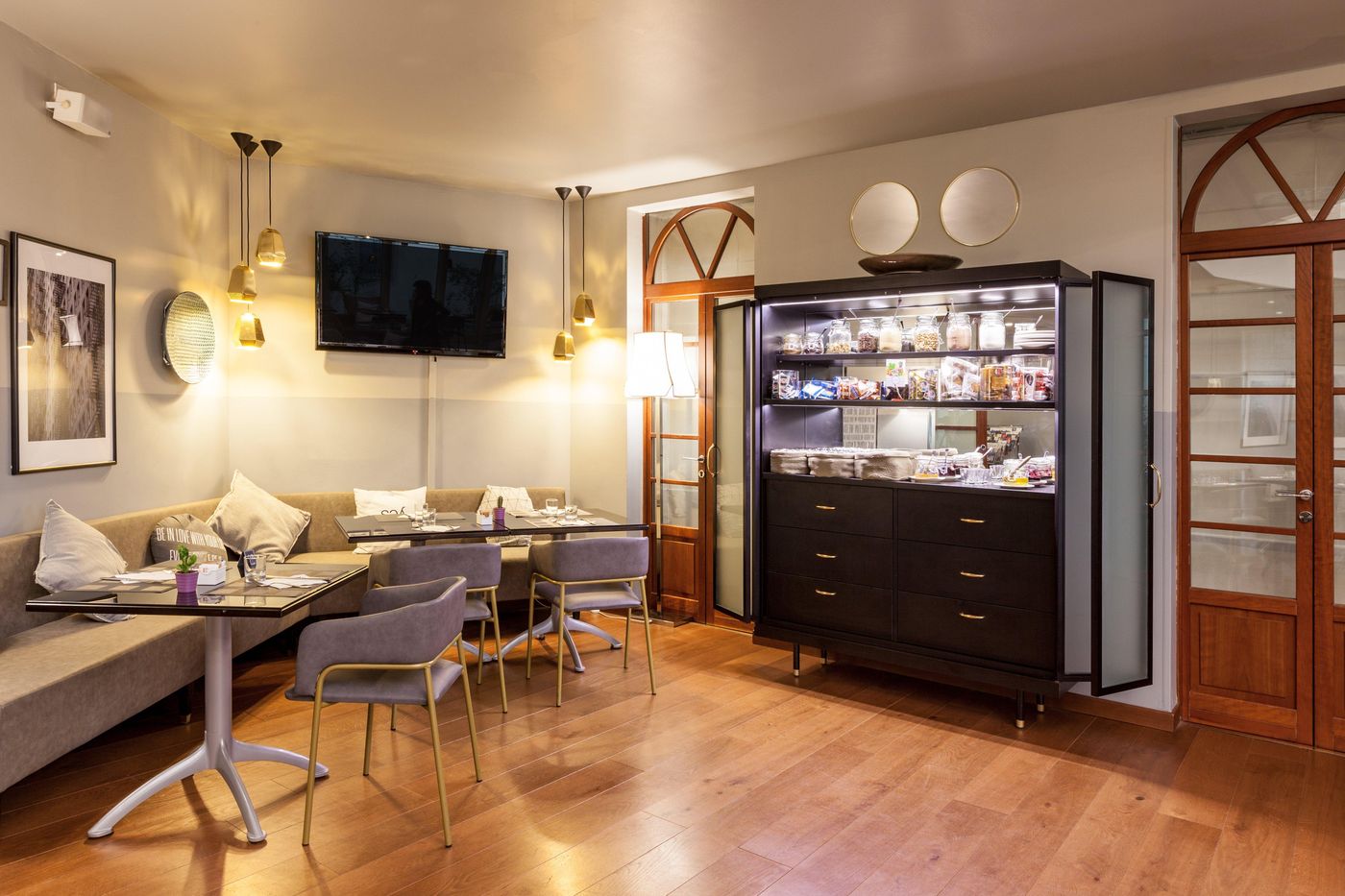 Holiday-Inn-Milan-Garibaldi-Station-Restaurant-14