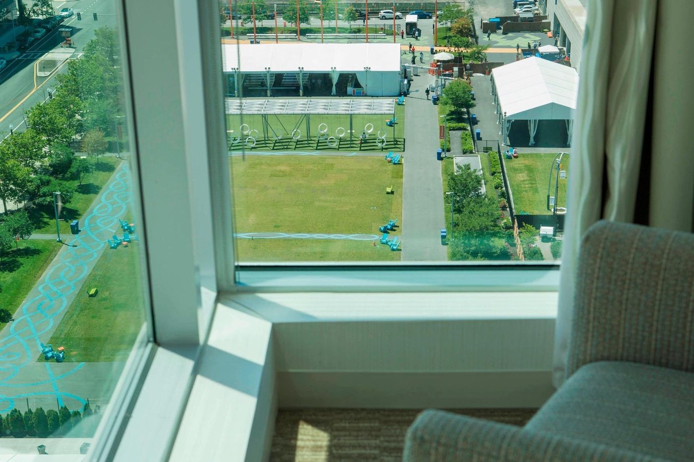 Westin-Boston-Waterfront-Room-81