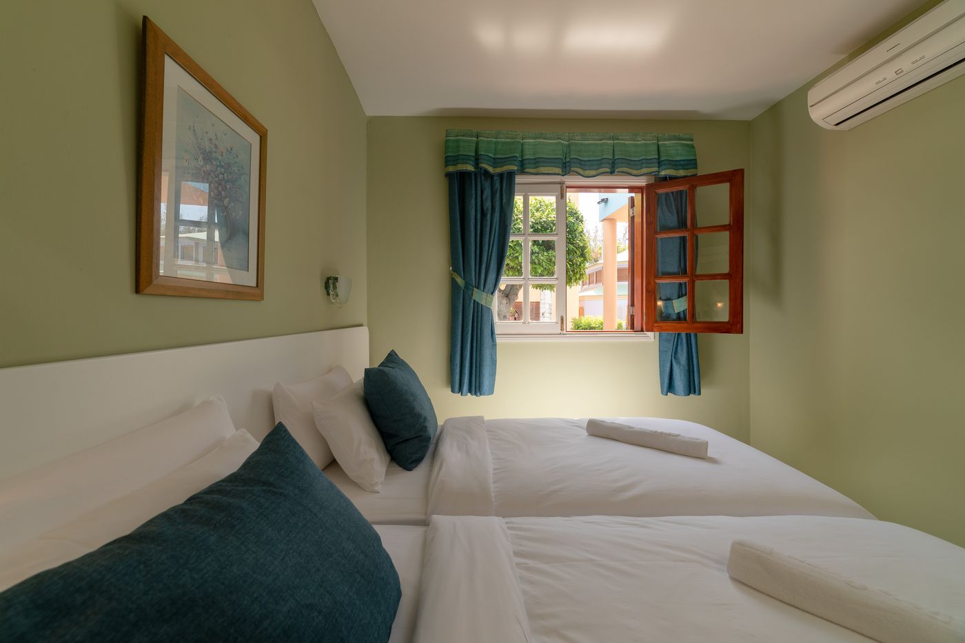 Club-Vista-Serena-Room-43