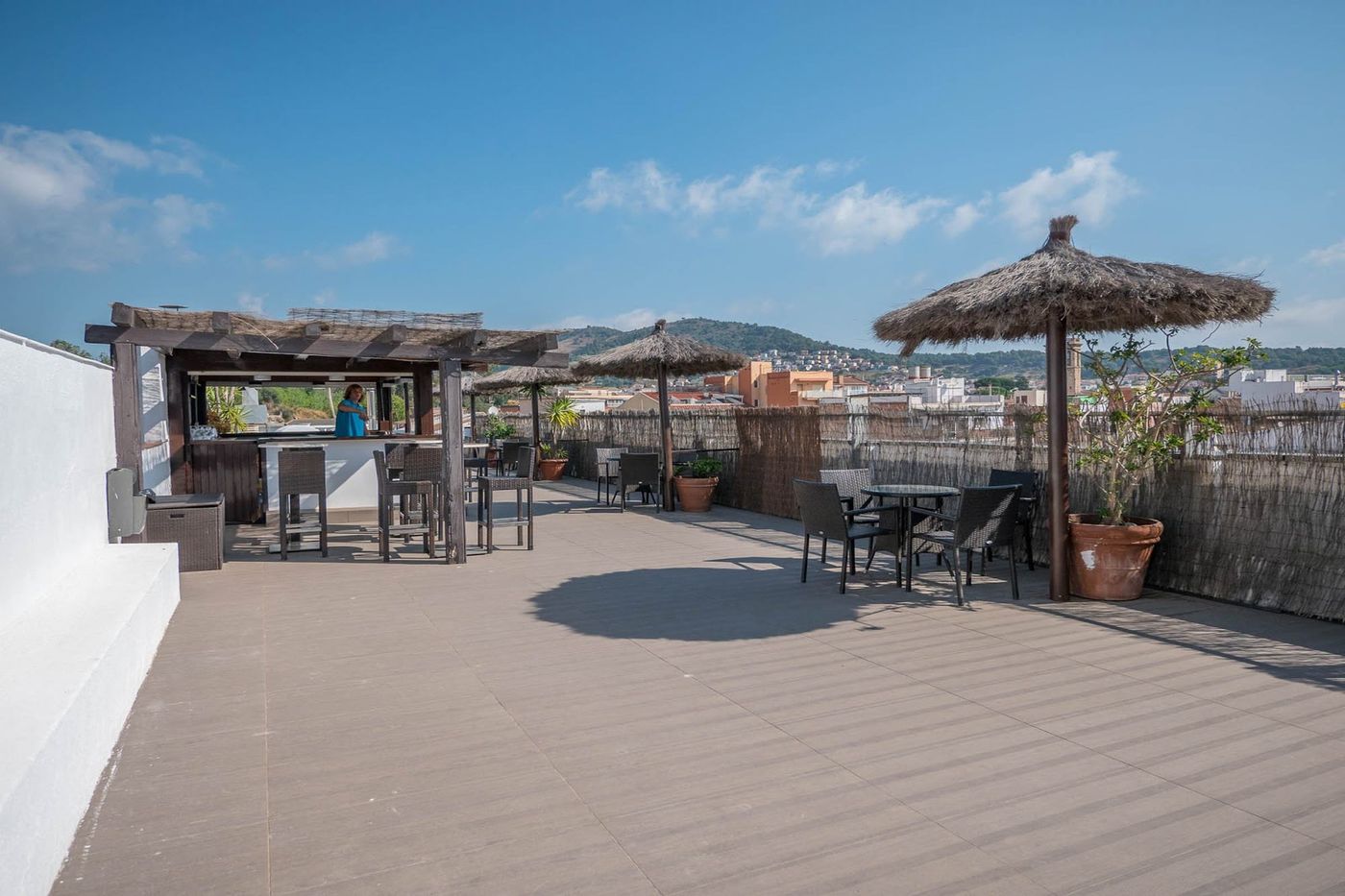 Checkin-Montpalau-Terrace-13