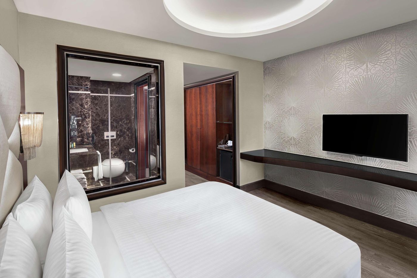 DoubleTree-By-Hilton-Istanbul-Esentepe-Room-18