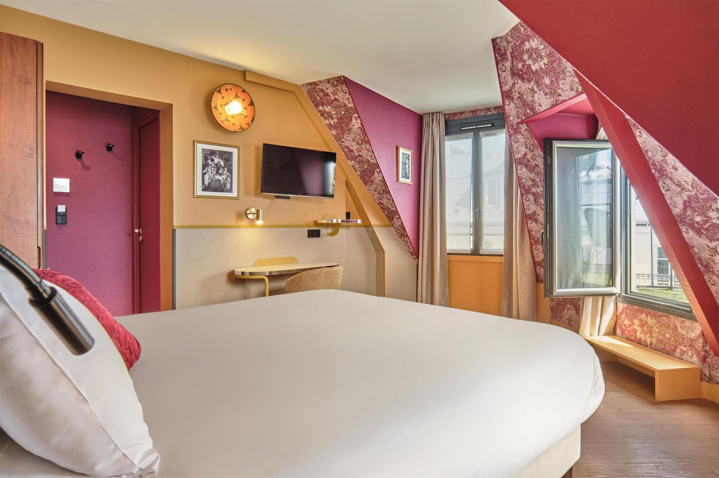 Hotel-Josephine-by-Happyculture-Room-2