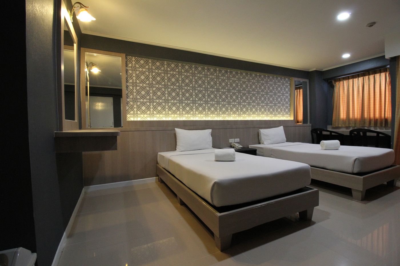 Convenient-Park-Bangkok-Sukhumvit-Room-24