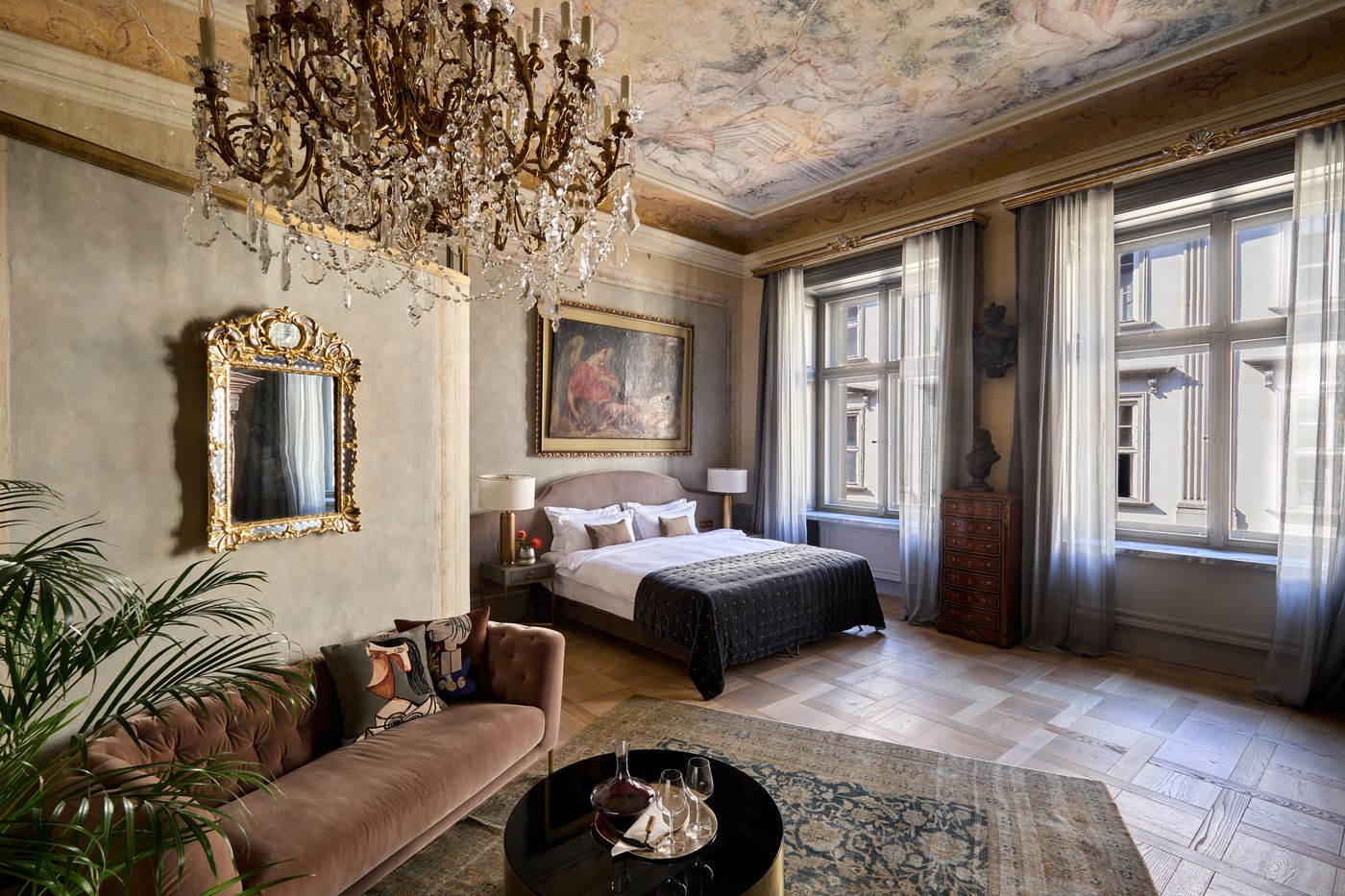 H15-Luxury-Palace-Room-3