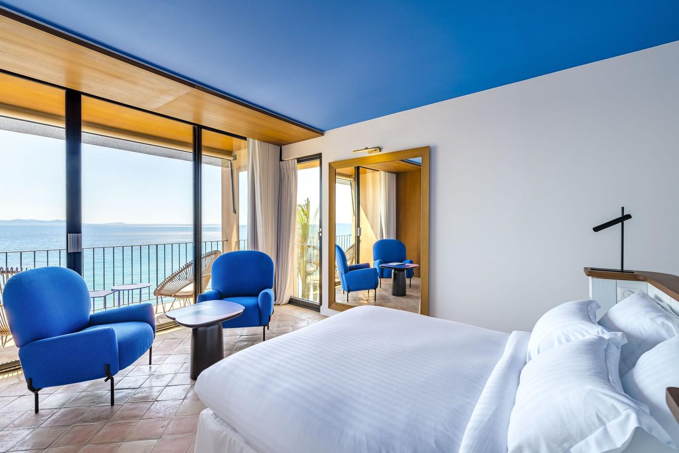 Hotel-Le-Bailli-de-Suffren-Room-30