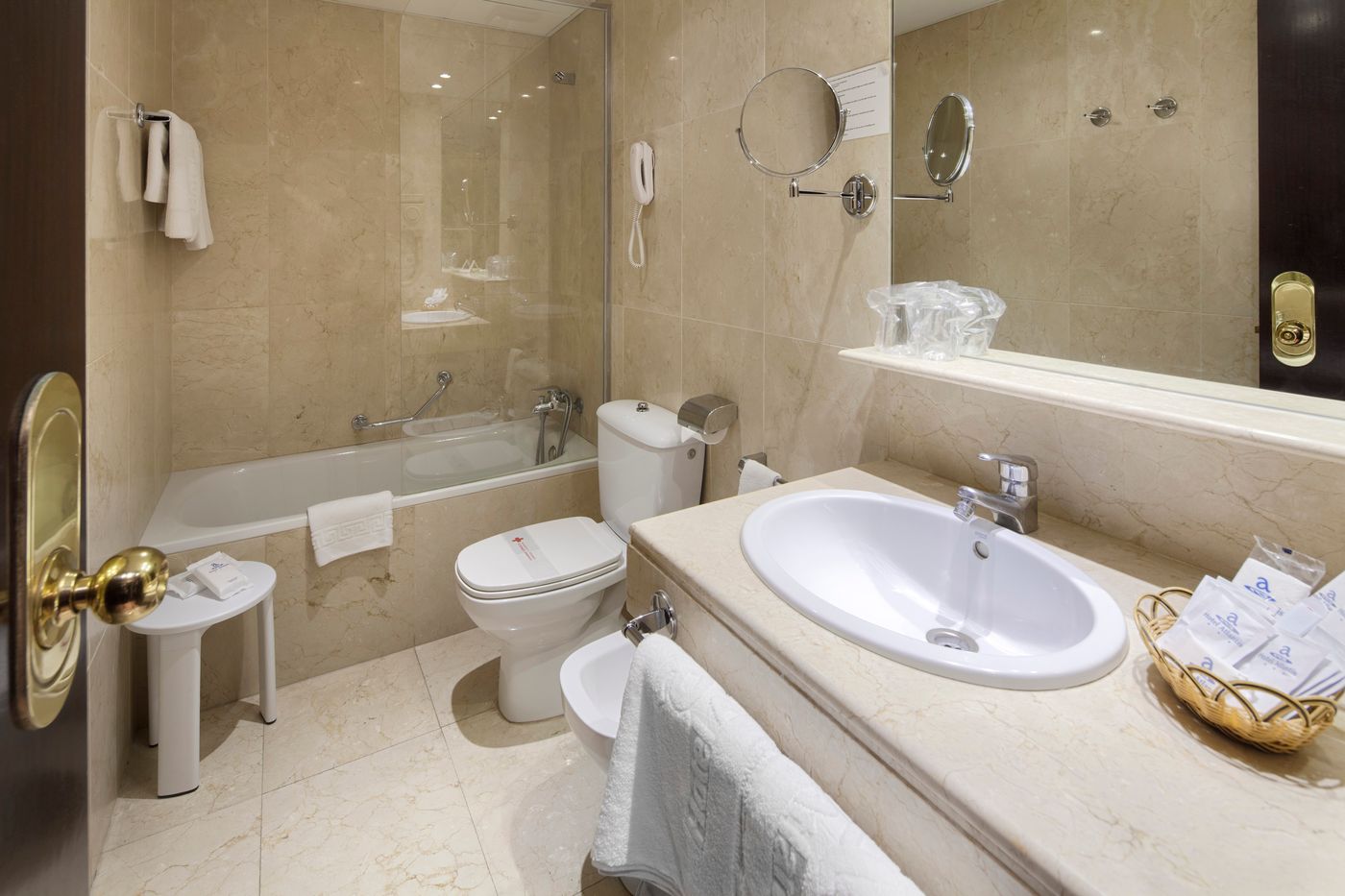 Atlantis-Spain-BARCELONA-Room-9