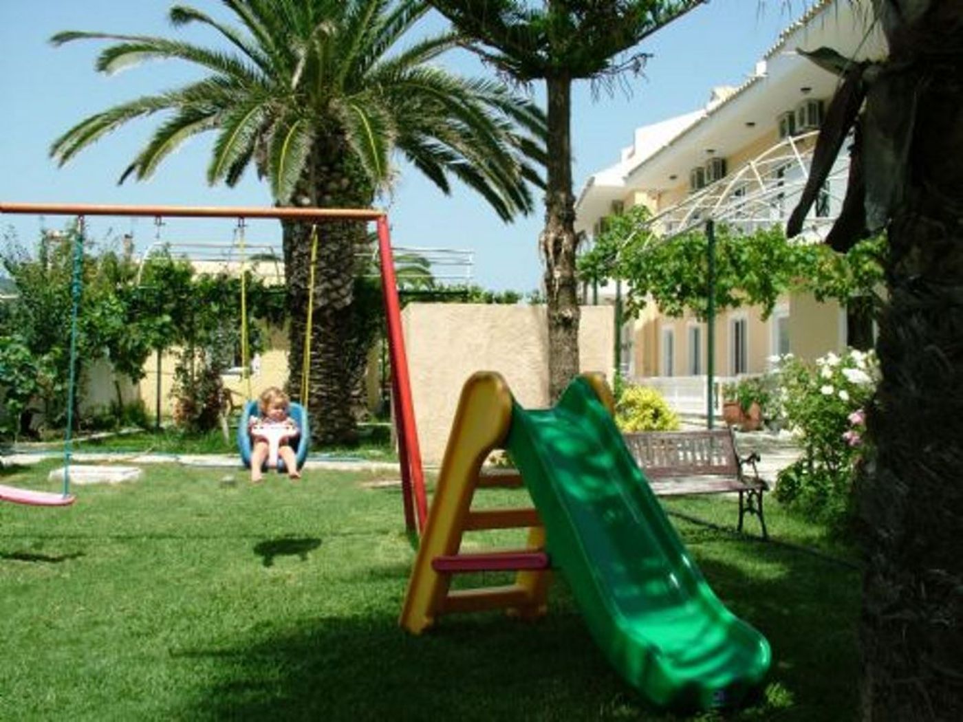 Blue-Sea---Argyrades-Beach-Sports-and-Entertainment-17