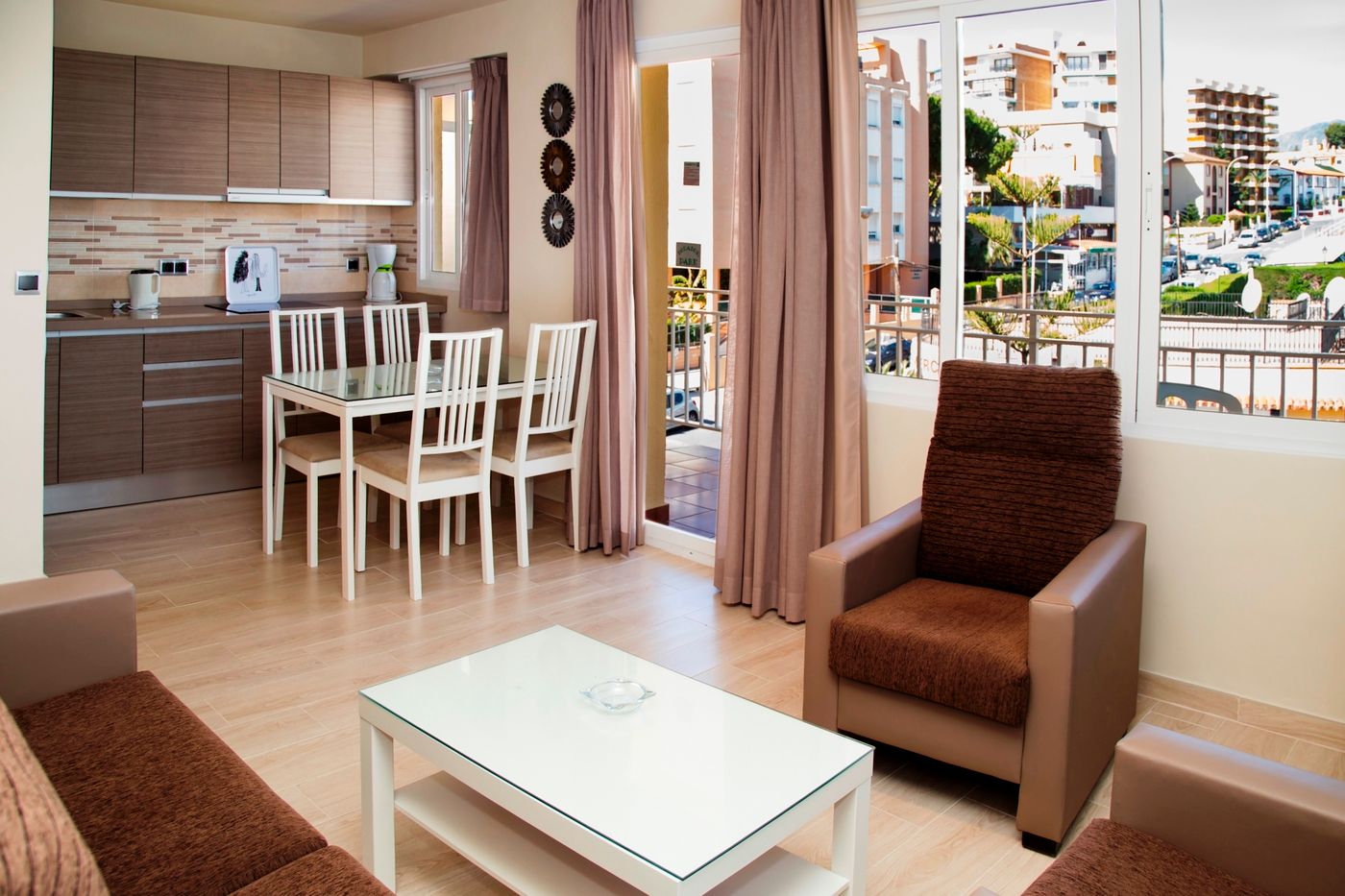 Ecuador-Park-Room-28