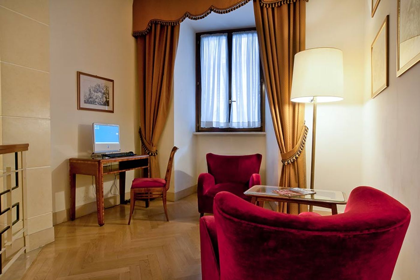 Bettoja-Hotel-Atlantico-Lobby-9