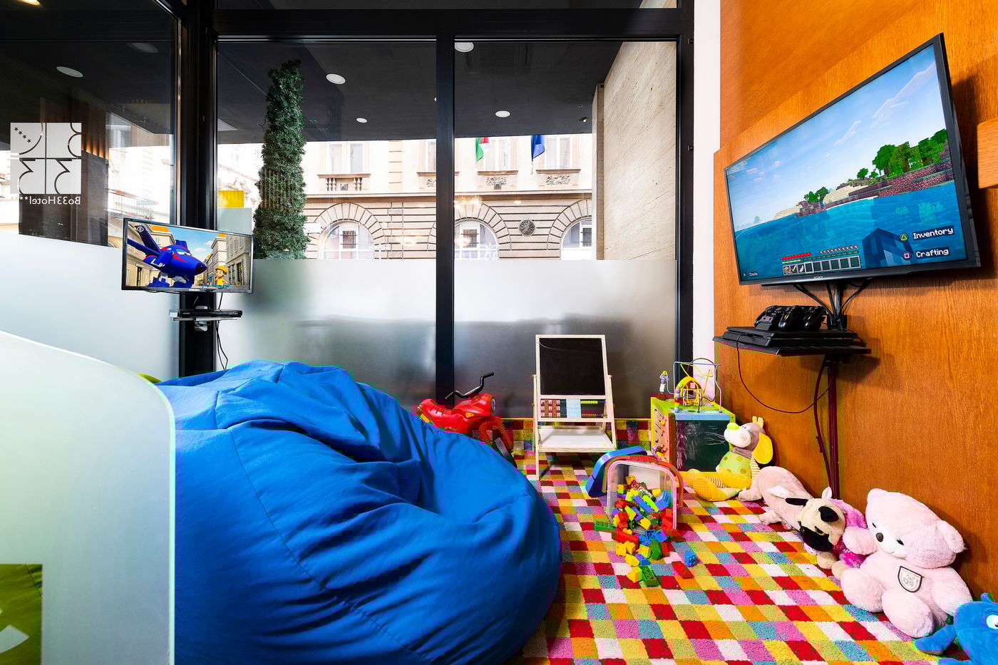 Bo33-Hotel-Family-and-Suites-Lobby-63