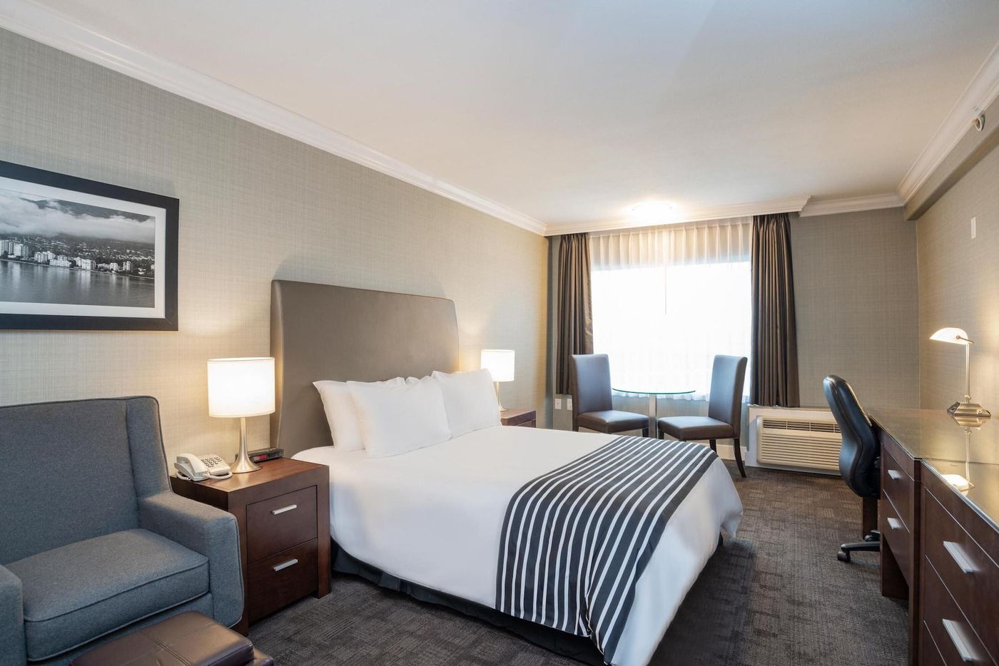 Sandman-Hotel-Vancouver-Airport-Room-18